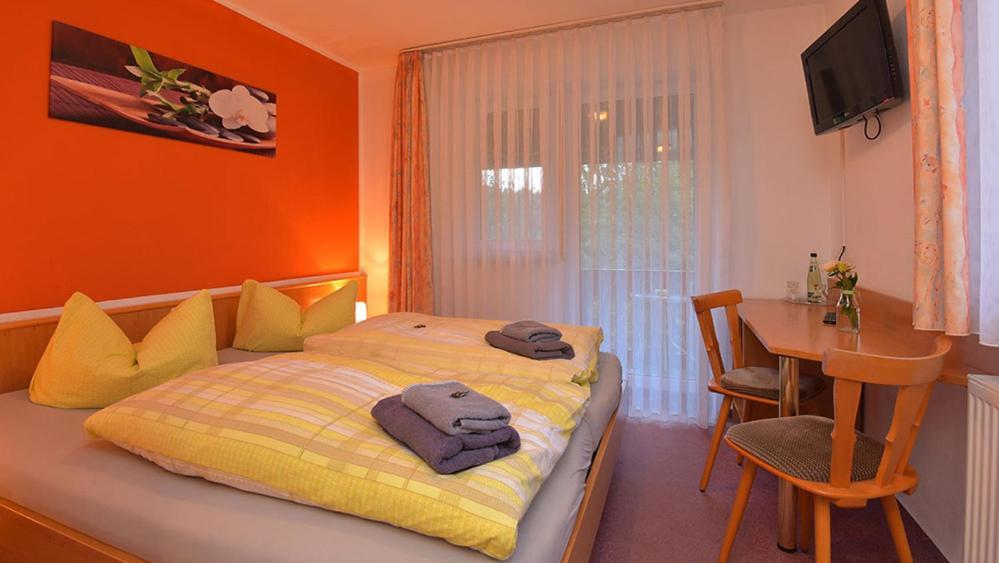 Hotel-Pension Rennsteighutte เฟราเอนวาล์ด ภายนอก รูปภาพ